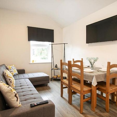 Spacious 2 Bedroom Apartments - 5 Mins From Qmc, Universities And City Centre! Nottingham Ngoại thất bức ảnh