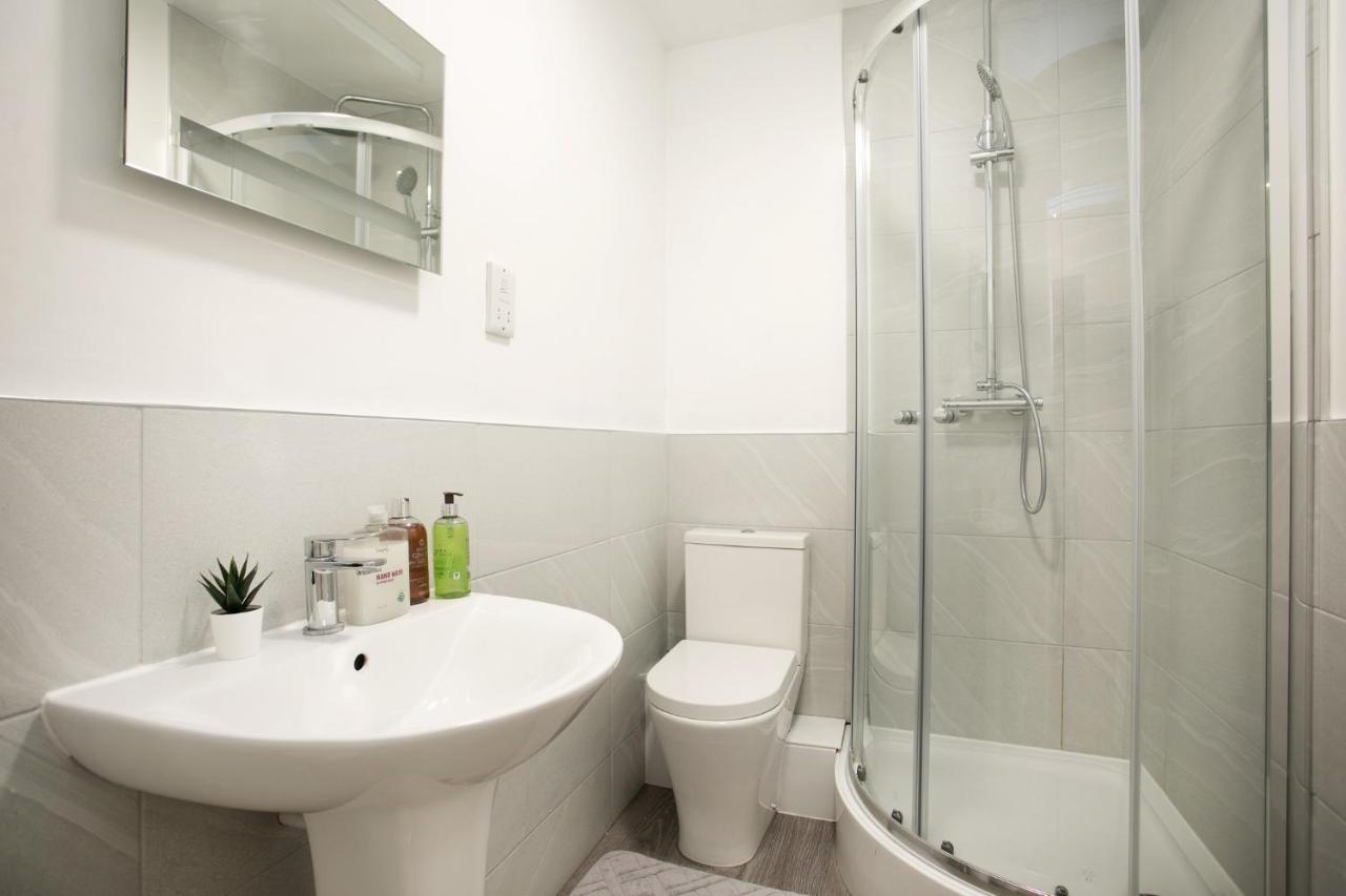 Spacious 2 Bedroom Apartments - 5 Mins From Qmc, Universities And City Centre! Nottingham Ngoại thất bức ảnh