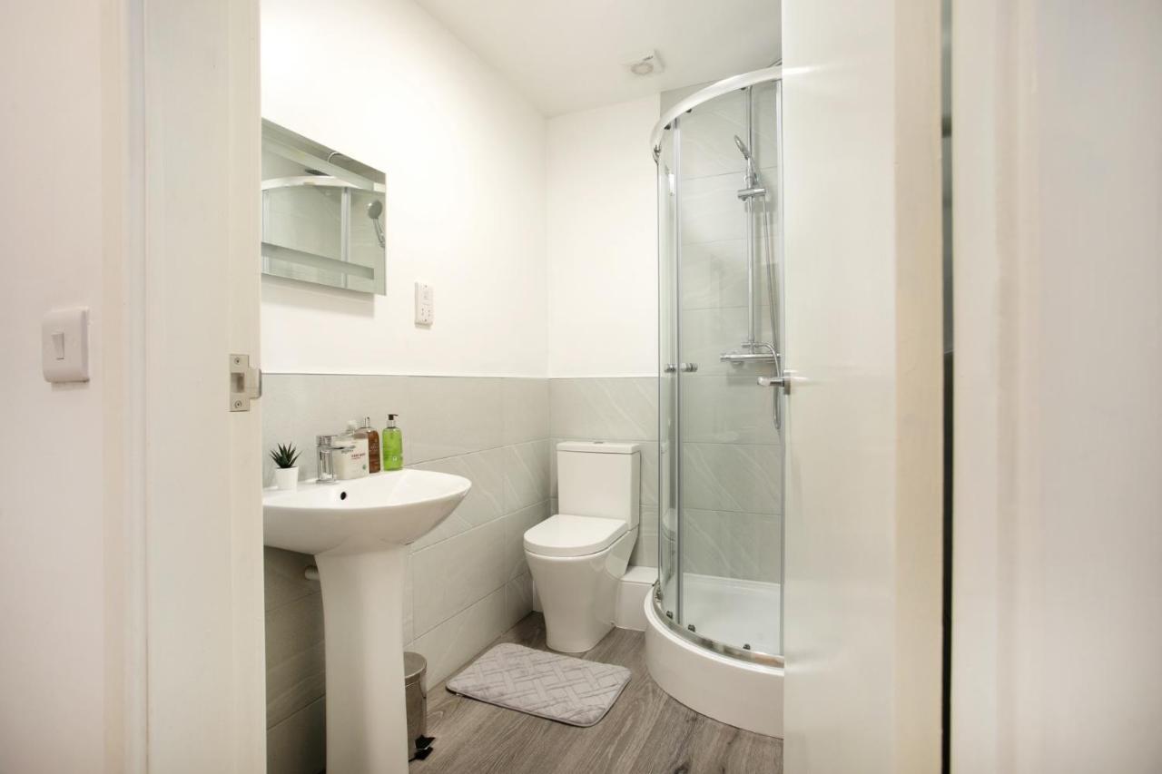Spacious 2 Bedroom Apartments - 5 Mins From Qmc, Universities And City Centre! Nottingham Ngoại thất bức ảnh