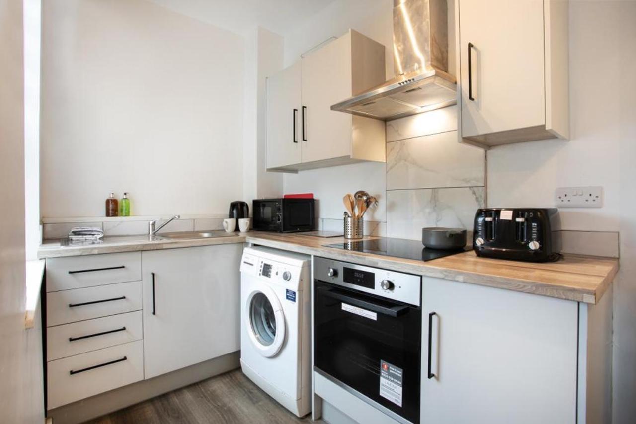 Spacious 2 Bedroom Apartments - 5 Mins From Qmc, Universities And City Centre! Nottingham Ngoại thất bức ảnh